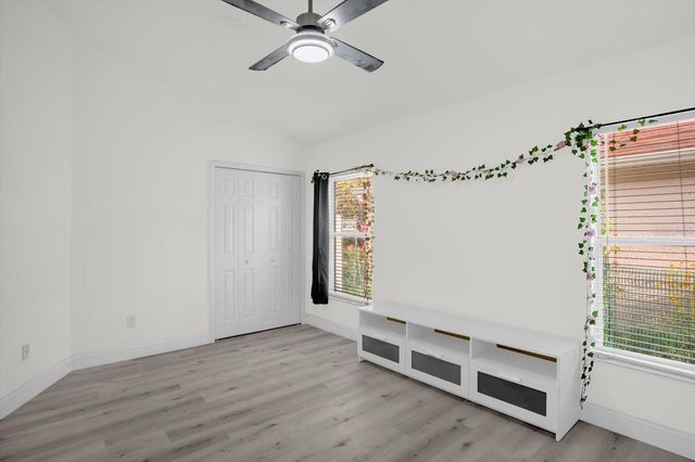 2037 DARLIN CIRCLE, Orlando, FL 32820