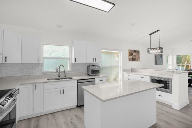 2037 DARLIN CIRCLE, Orlando, FL 32820