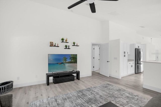 2037 DARLIN CIRCLE, Orlando, FL 32820