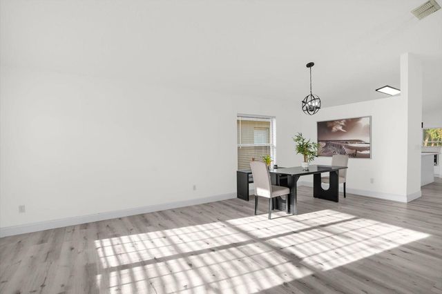 2037 DARLIN CIRCLE, Orlando, FL 32820