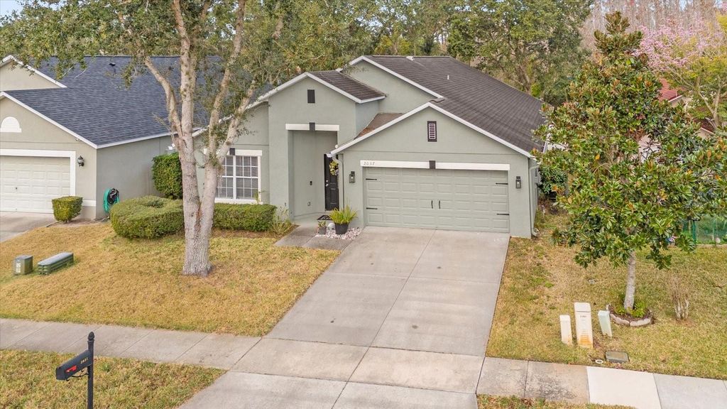 Image 2 of property listing at 2037 DARLIN CIRCLE, Orlando, FL 32820