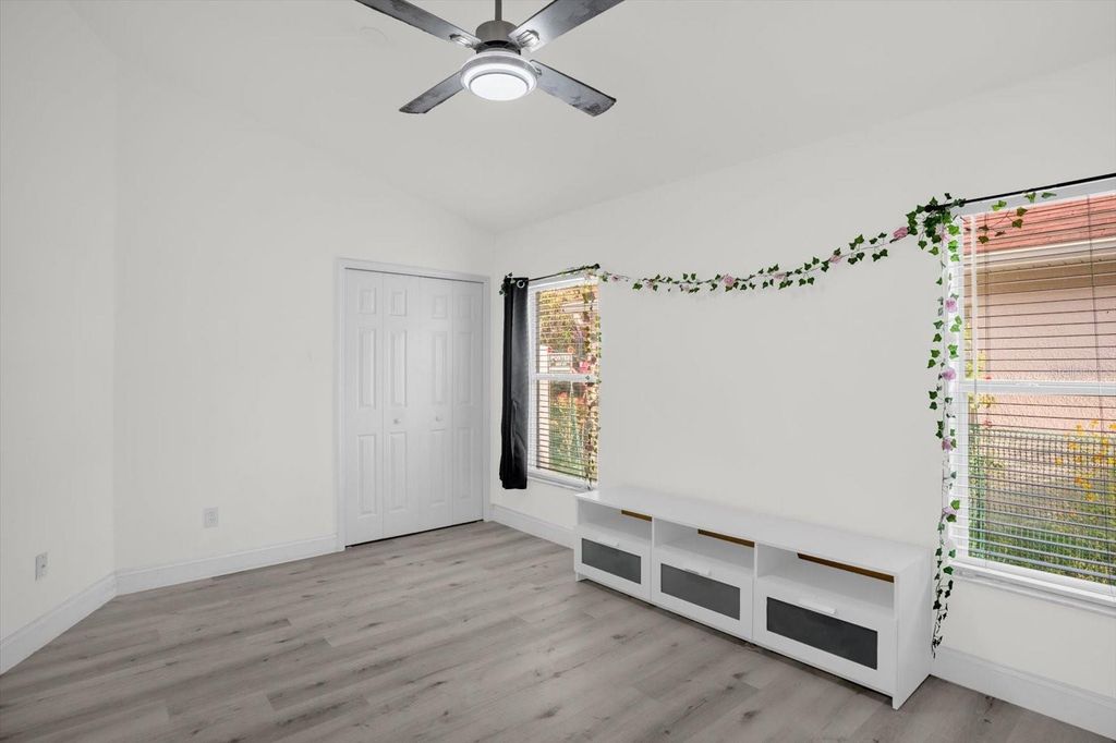 Image 18 of property listing at 2037 DARLIN CIRCLE, Orlando, FL 32820