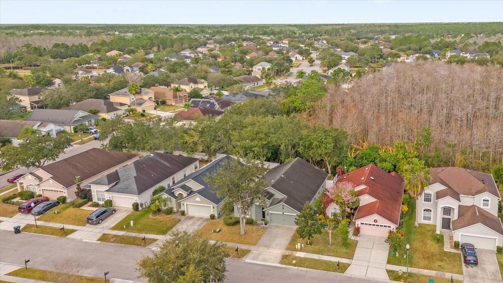 Image 28 of property listing at 2037 DARLIN CIRCLE, Orlando, FL 32820