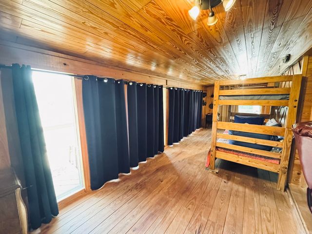 858 N Riverview, Mountain View, AR 72556