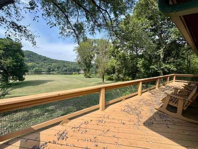 858 N Riverview, Mountain View, AR 72556