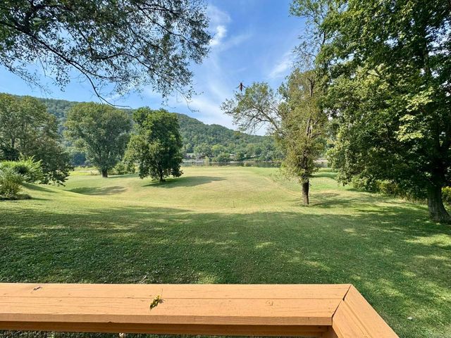 858 N Riverview, Mountain View, AR 72556