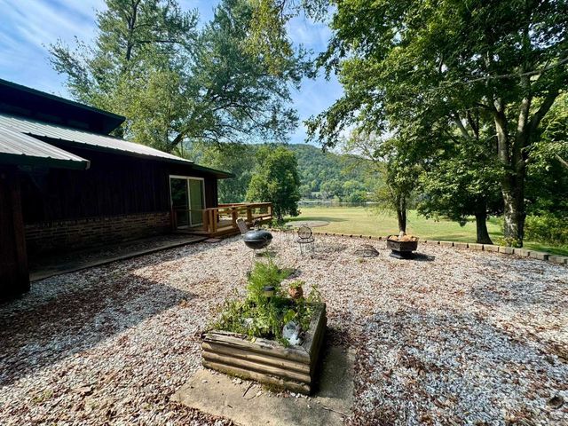 858 N Riverview, Mountain View, AR 72556