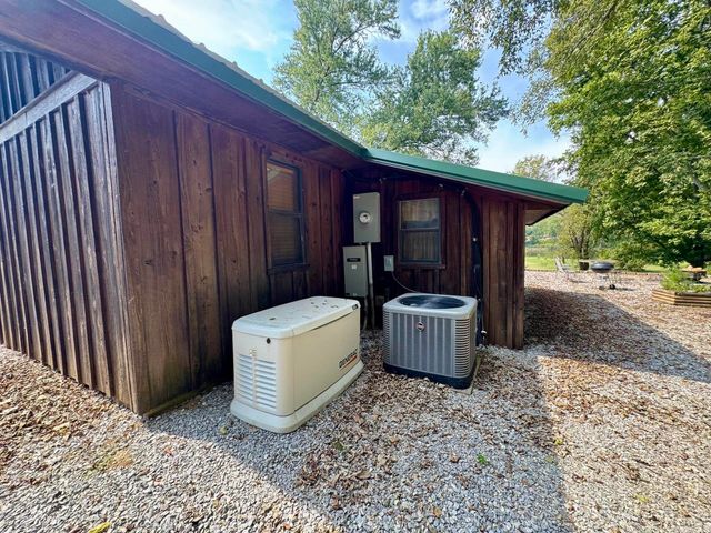 858 N Riverview, Mountain View, AR 72556