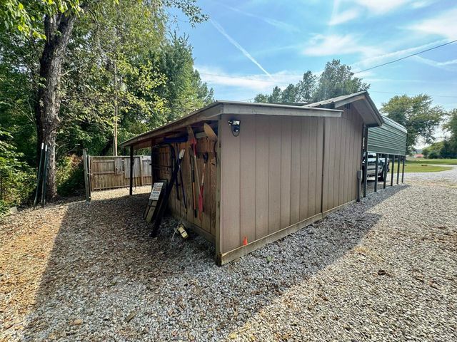 858 N Riverview, Mountain View, AR 72556