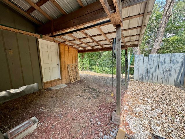 858 N Riverview, Mountain View, AR 72556