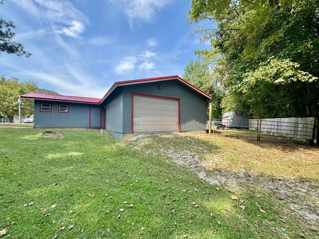 858 N Riverview, Mountain View, AR 72556