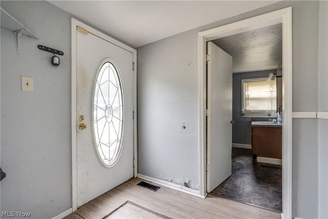 6285 Manchester Road, Clinton, OH 44216