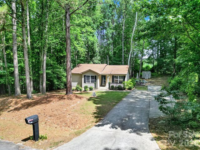 123 Greentree Drive, Mooresville, NC 28117