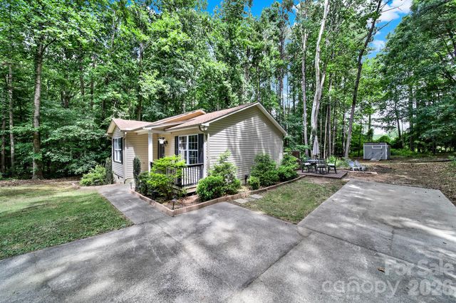 123 Greentree Drive, Mooresville, NC 28117