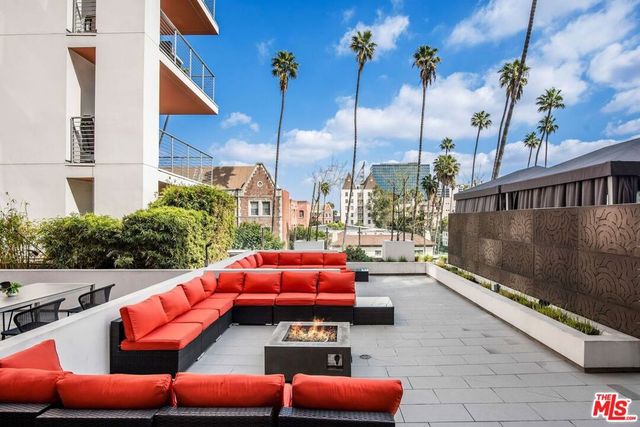 453 S Kenmore Avenue 403, Los Angeles, CA 90020