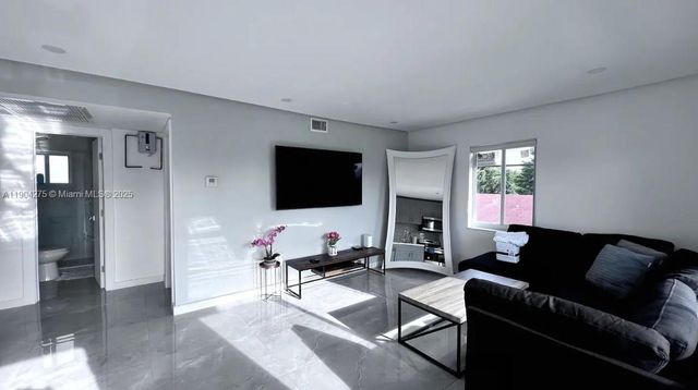 2201 Greene St, Hollywood, FL 33020