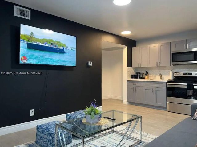 2201 Greene St, Hollywood, FL 33020