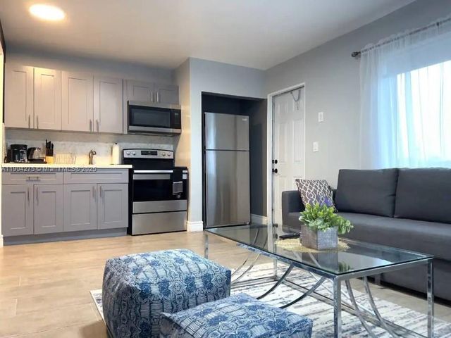 2201 Greene St, Hollywood, FL 33020