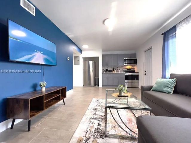 2201 Greene St, Hollywood, FL 33020