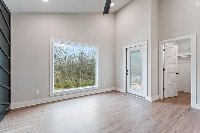 479 S Happy Hollow Road, Fayetteville, AR 72701