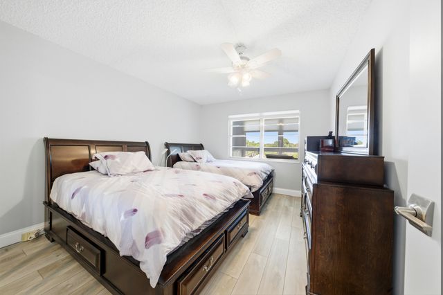 4002 Berkshire 4002, Deerfield Beach, FL 33442