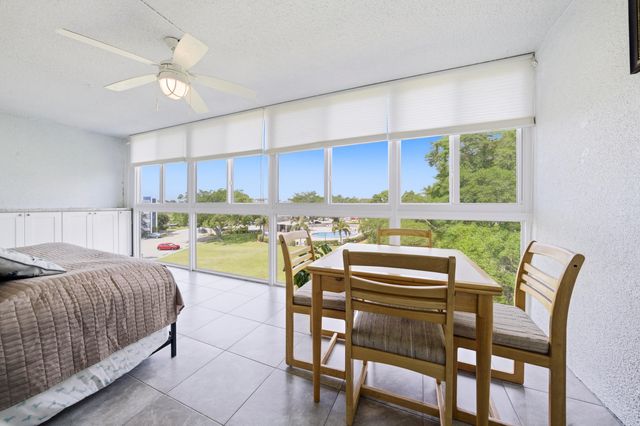 4002 Berkshire 4002, Deerfield Beach, FL 33442