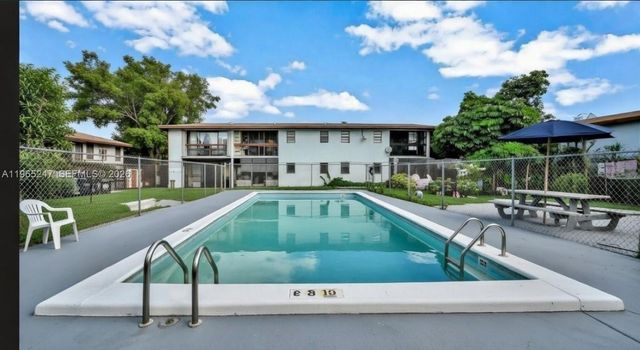 6259 W 24th Ave 102-8, Hialeah, FL 33016