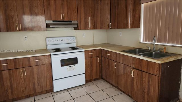 315 SW 10th Ave, Miami, FL 33130