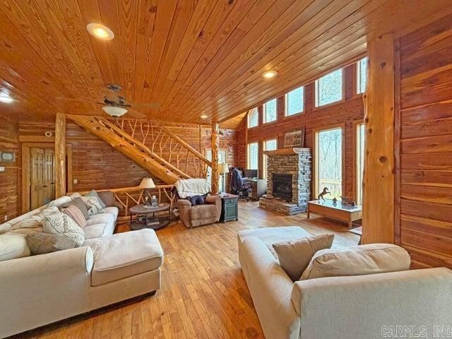1520 Mountain View Road, Locust Grove, AR 72550