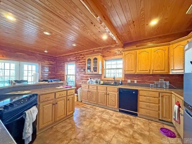 1520 Mountain View Road, Locust Grove, AR 72550