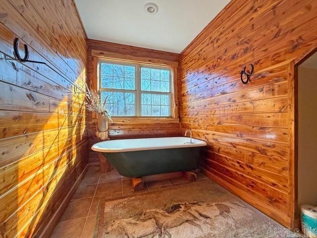 1520 Mountain View Road, Locust Grove, AR 72550