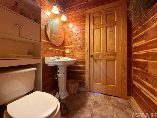 1520 Mountain View Road, Locust Grove, AR 72550