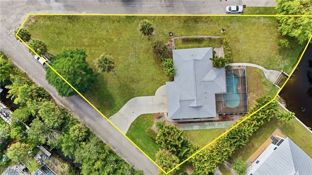 27200 Esther DR, Bonita Springs, FL 34135