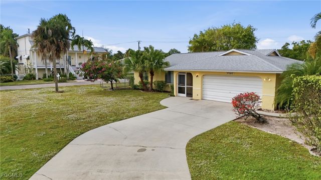 27200 Esther DR, Bonita Springs, FL 34135