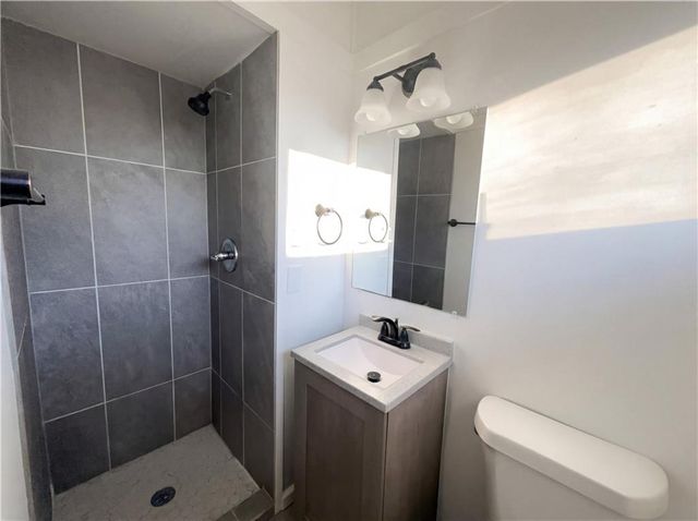 9509 Grandview Road, Kansas City, MO 64137