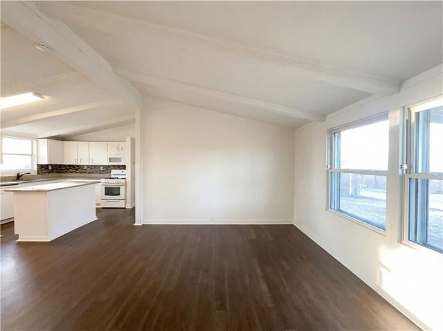 9509 Grandview Road, Kansas City, MO 64137