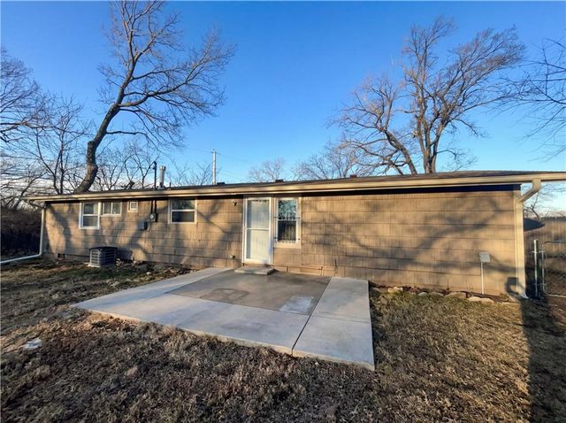 9509 Grandview Road, Kansas City, MO 64137