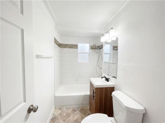 9509 Grandview Road, Kansas City, MO 64137