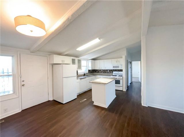 9509 Grandview Road, Kansas City, MO 64137