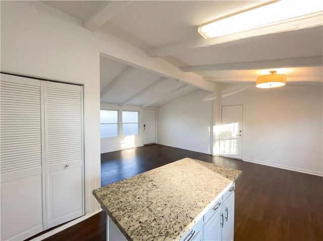 9509 Grandview Road, Kansas City, MO 64137