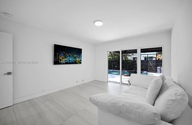 1546 Van Buren St, Hollywood, FL 33020