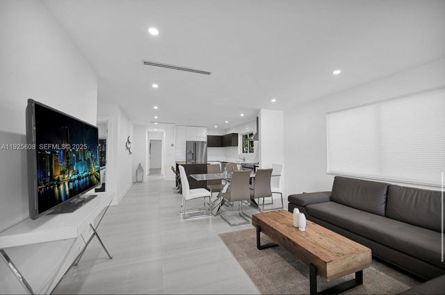 1546 Van Buren St, Hollywood, FL 33020