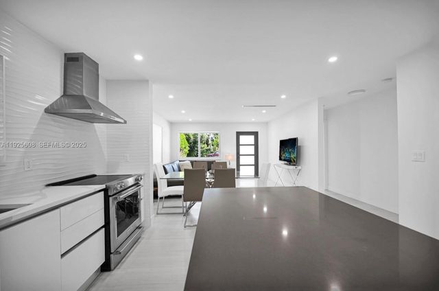 1546 Van Buren St, Hollywood, FL 33020