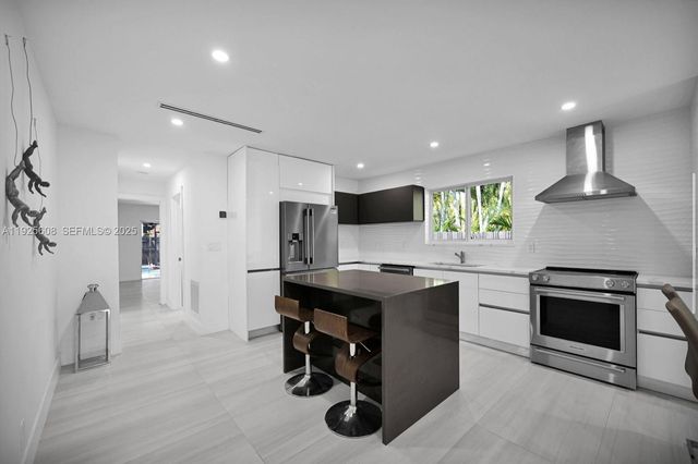 1546 Van Buren St, Hollywood, FL 33020