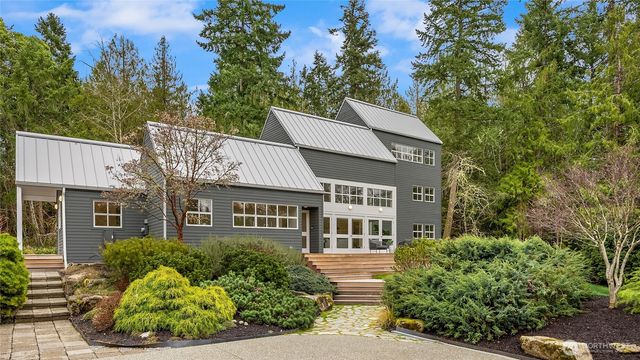 3560 Campbell Street NE, Bainbridge Island, WA 98110