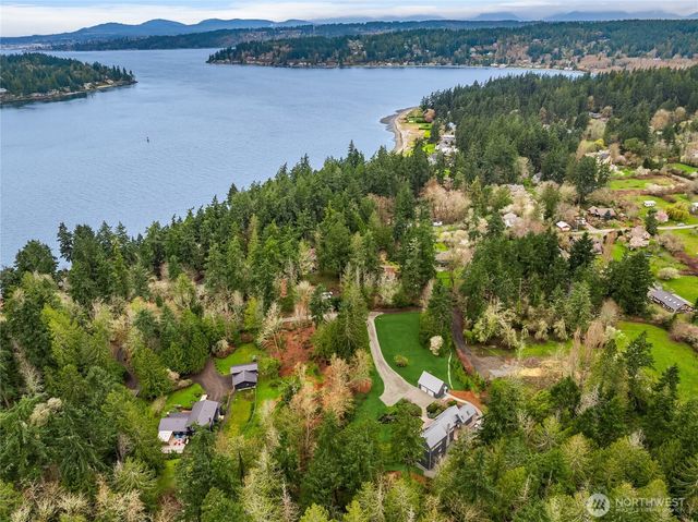 3560 Campbell Street NE, Bainbridge Island, WA 98110