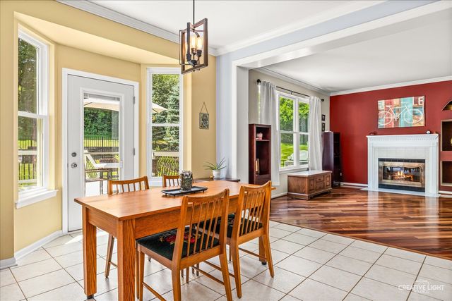 3825 Deville Lane, St. Charles, IL 60175
