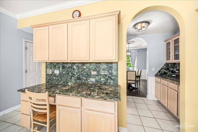 3825 Deville Lane, St. Charles, IL 60175