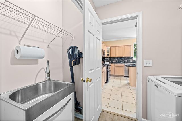 3825 Deville Lane, St. Charles, IL 60175