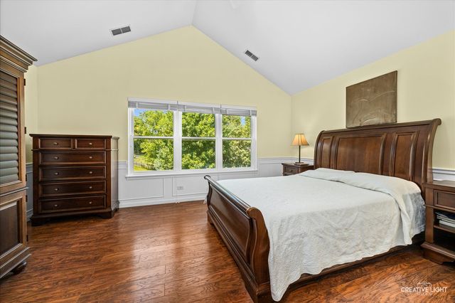 3825 Deville Lane, St. Charles, IL 60175